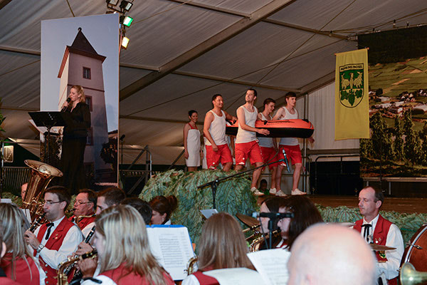 %_tempFileNamekroenungCarina_350%
