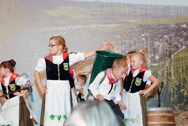 %_tempFileNamekroenungCarina_739%