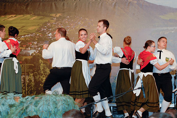 %_tempFileNamekroenungCarina_751%